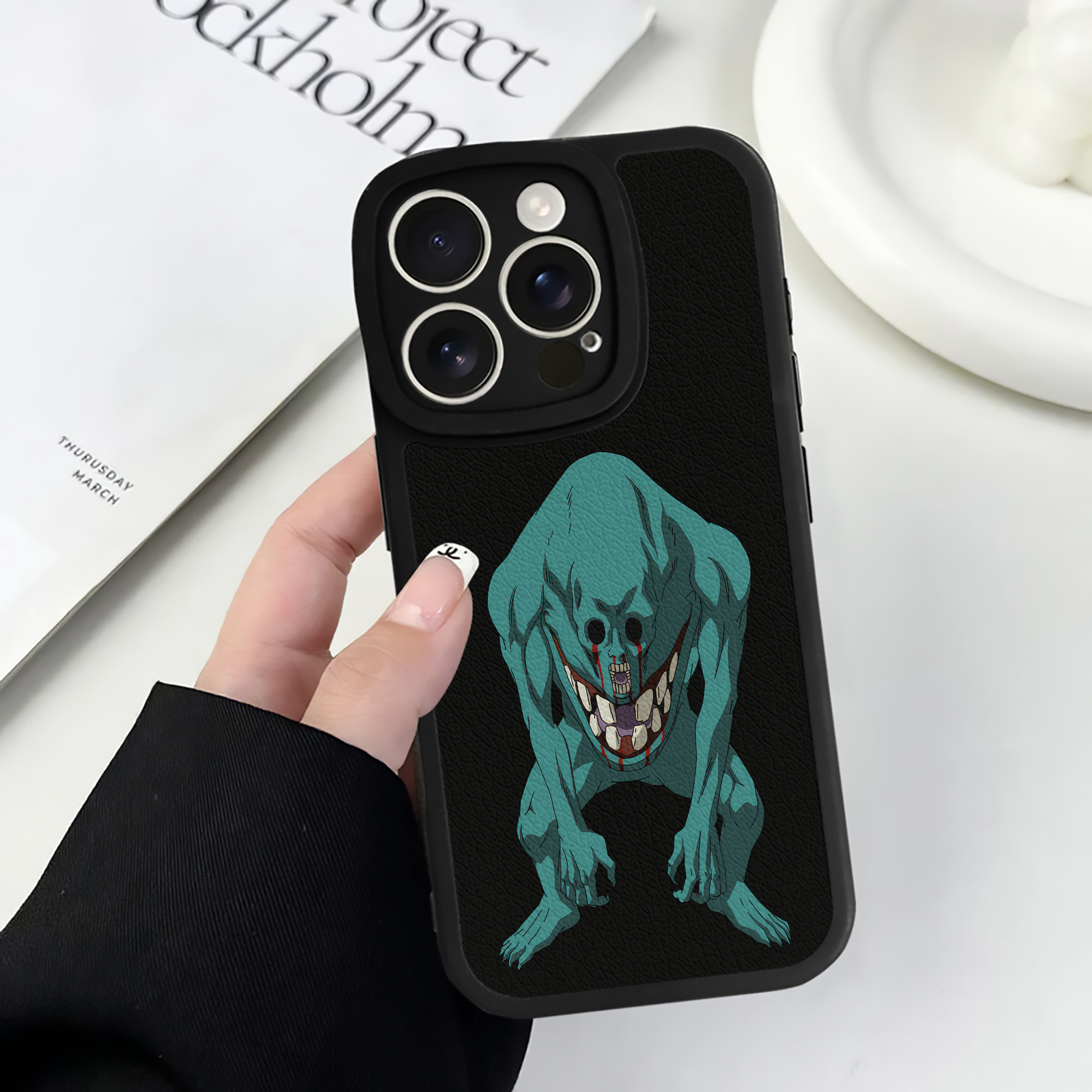 （画像用） 呪術廻戦 Jujutsu Kaisen 【iPhone 16シリーズ対応】シリコンスマホケース（レザー調） 材質：シリコン